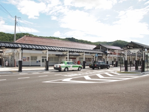 姫新線　津山駅