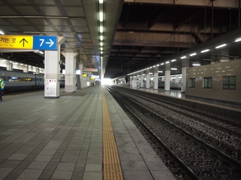 〔韓国〕京釜線　竜山駅