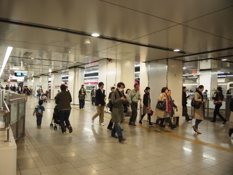 山手線　新宿駅