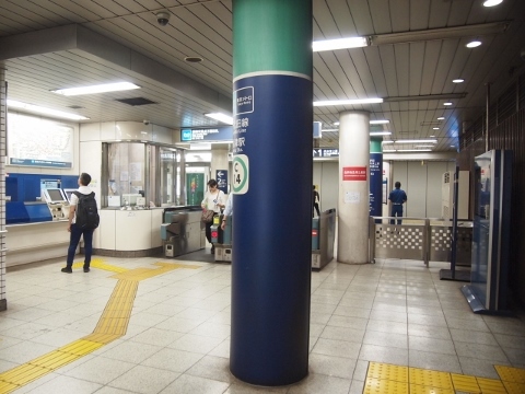 東京メトロ千代田線　根津駅