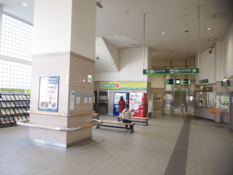 札沼線　新川駅