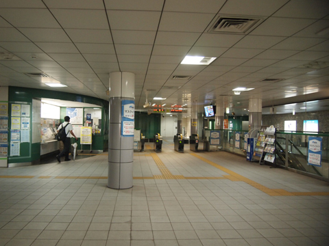 福岡市地下鉄七隈線　桜坂駅