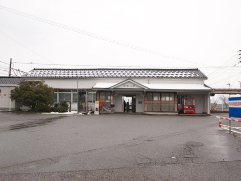 北陸本線　東富山駅