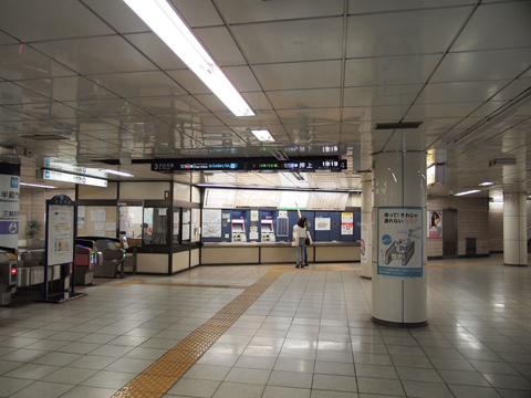 東京メトロ銀座線　三越前駅