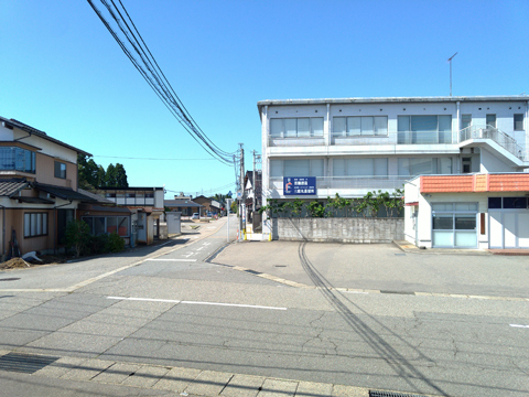 城端線　油田駅
