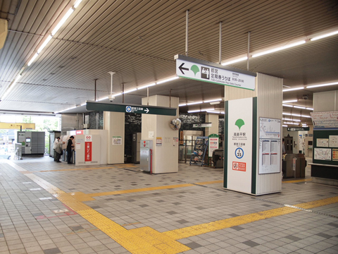 都営三田線　高島平駅