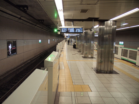 東京メトロ千代田線　乃木坂駅