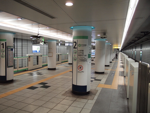 東京メトロ千代田線　二重橋前駅