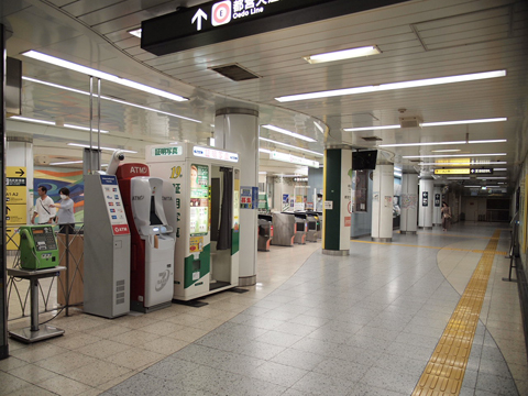 西武新宿線　中井駅