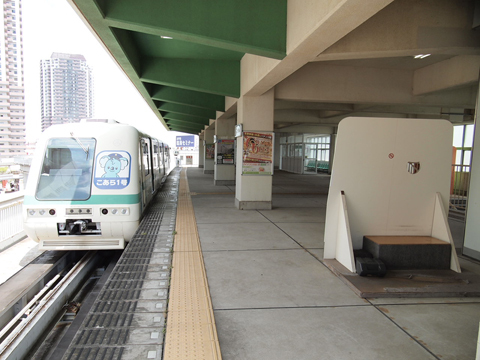 京成本線　ユーカリが丘駅