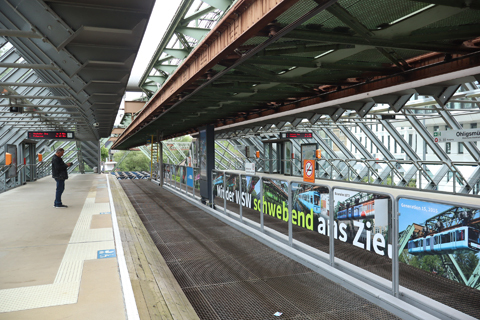 IMG_3018 〔ドイツ〕ヴッパータール空中鉄道　オーリヒスミューレ駅