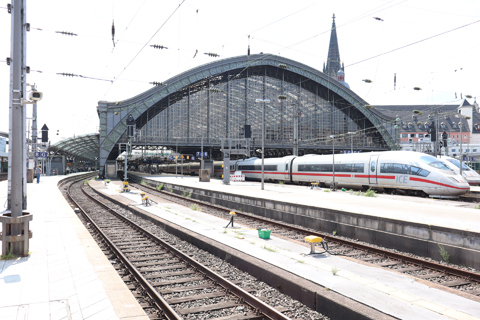 IMG_4024 〔ドイツ〕ライン川下流左岸線　ケルン中央駅