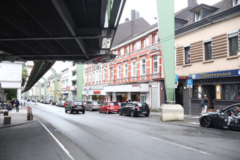 IMG_3104 〔ドイツ〕ヴッパータール空中鉄道　フォーヴィンケル駅