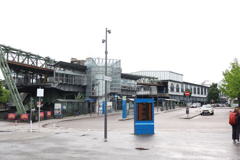 IMG_3403 〔ドイツ〕ヴッパータール空中鉄道　オーバーバルメン駅駅