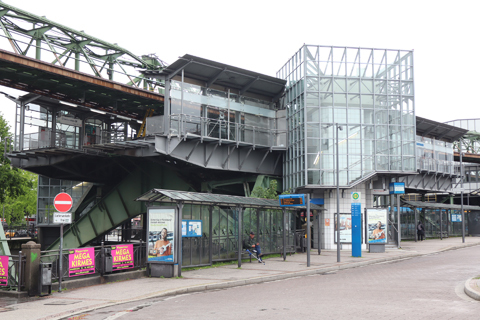 IMG_3405 〔ドイツ〕ヴッパータール空中鉄道　オーバーバルメン駅駅