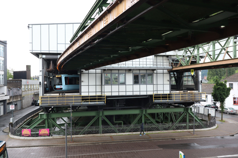 IMG_3431 〔ドイツ〕ヴッパータール空中鉄道　オーバーバルメン駅駅