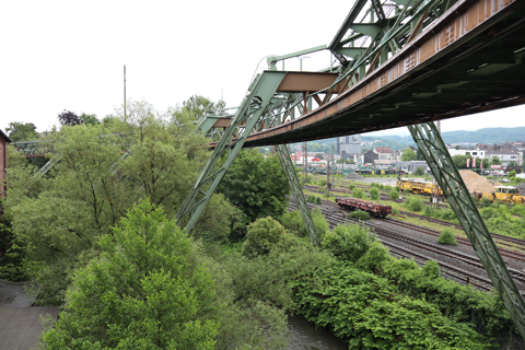 IMG_3440 〔ドイツ〕ヴッパータール空中鉄道　ヴッパーフェルト駅