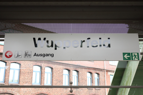 IMG_3441 〔ドイツ〕ヴッパータール空中鉄道　ヴッパーフェルト駅