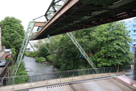 IMG_3450 〔ドイツ〕ヴッパータール空中鉄道　ヴッパーフェルト駅