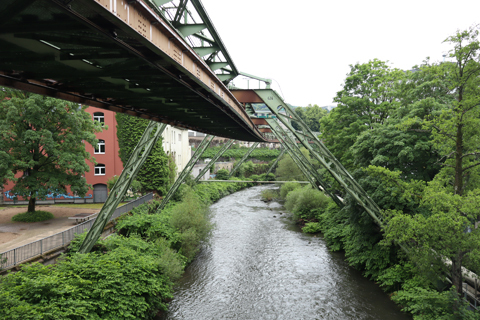 IMG_3470 〔ドイツ〕ヴッパータール空中鉄道　ヴェルト橋駅