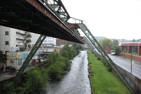 IMG_3533 〔ドイツ〕ヴッパータール空中鉄道　アドラー橋駅