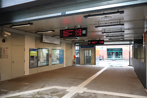 IMG_3547 〔ドイツ〕ヴッパータール空中鉄道　アドラー橋駅