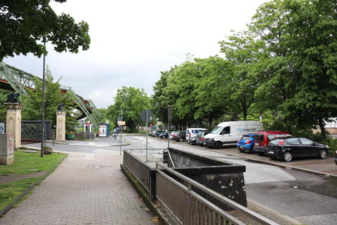 IMG_3550 〔ドイツ〕ヴッパータール空中鉄道　アドラー橋駅