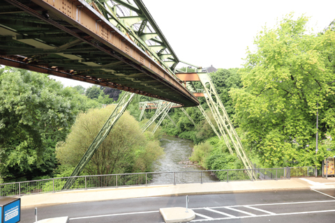 IMG_3574 〔ドイツ〕ヴッパータール空中鉄道　ローアー橋駅