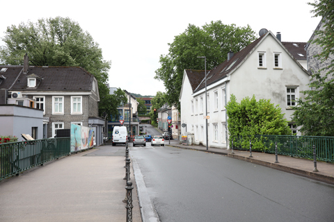 IMG_3606 〔ドイツ〕ヴッパータール空中鉄道　フェルクリンゲン通り駅