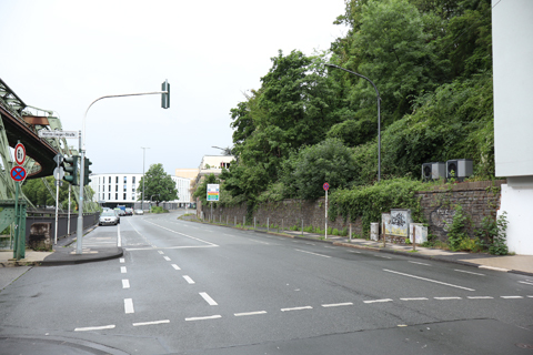 IMG_3648 〔ドイツ〕ヴッパータール空中鉄道　地方裁判所駅