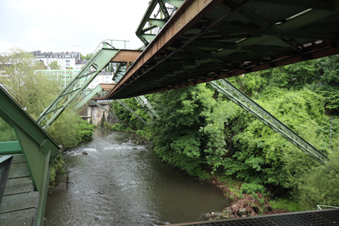 IMG_3660 〔ドイツ〕ヴッパータール空中鉄道　クルーゼ駅