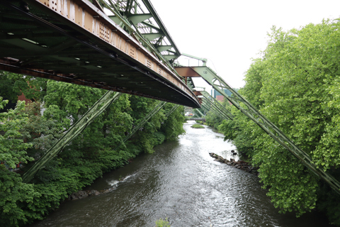 IMG_3693 〔ドイツ〕ヴッパータール空中鉄道　ファレスベック通り駅