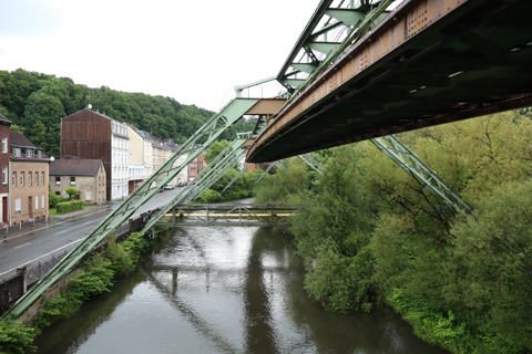 IMG_3695 〔ドイツ〕ヴッパータール空中鉄道　ファレスベック通り駅