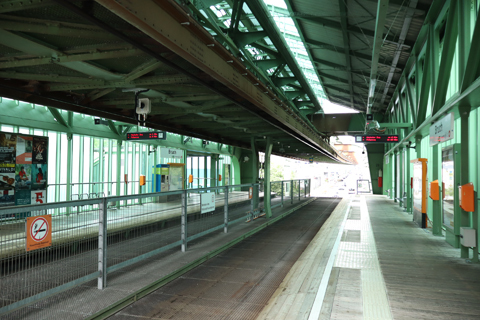 IMG_3816 〔ドイツ〕ヴッパータール空中鉄道　ブルフ駅