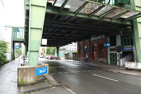 IMG_3825 〔ドイツ〕ヴッパータール空中鉄道　ブルフ駅