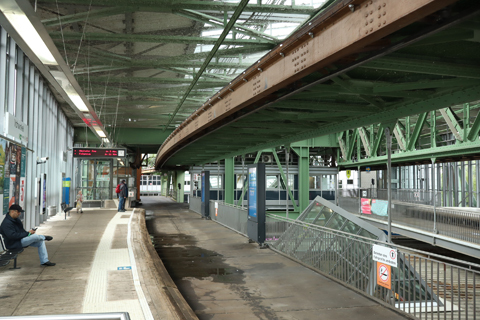 IMG_3832 〔ドイツ〕ヴッパータール空中鉄道　フォーヴィンケル駅