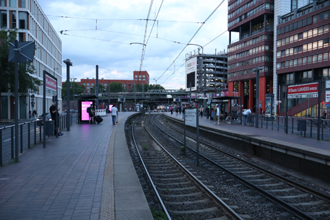 IMG_4580 〔ドイツ〕ケルン市電　ドイツ駅・ランクセスアレーナ停留場