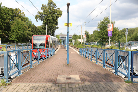 IMG_4696 〔ドイツ〕ケルン市電　フレッヒェン＝ベンツェルラート停留場