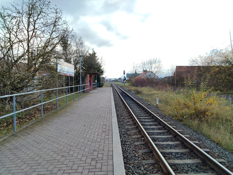 IMG20251117120452 〔ドイツ〕ハルツ狭軌鉄道ハルツ横断線 ノルトハウゼン・ヘッセレーダー通り駅