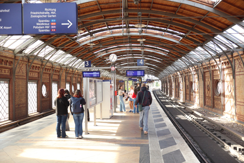 IMG_9779 〔ドイツ〕ベルリン市街線　ベルリン・ハッケシャー・マルクト駅