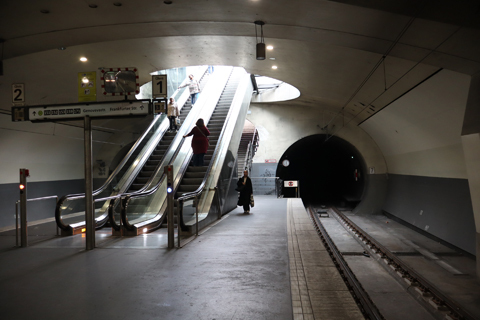 IMG_9891 〔ドイツ〕ケルン市電　ミュールハイム・ウィーン広場停留場