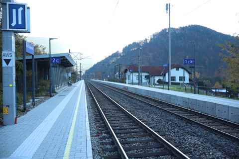 IMG_0446 〔オーストリア〕ウィーン~シュピールフェルト~シュトラース線 シュレーグルミュール駅