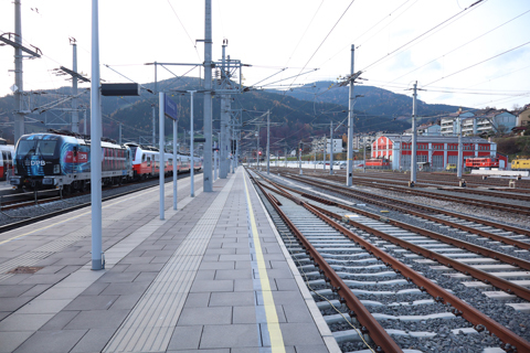 IMG_0824 〔オーストリア〕ウィーン~シュピールフェルト~シュトラース線 ミュルツツーシュラーク駅