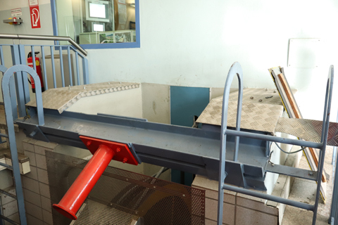 IMG_0884 〔オーストリア〕シュロスベルク鉄道　シュロスベルクレストラン駅