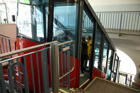 IMG_0901 〔オーストリア〕シュロスベルク鉄道　シュロスベルクレストラン駅