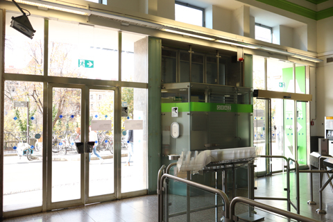 IMG_0910 〔オーストリア〕シュロスベルク鉄道　シュロスベルク鉄道駅