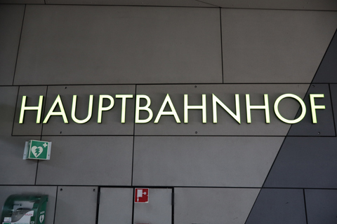 IMG_0928 〔オーストリア〕グラーツ市電　中央駅停留場