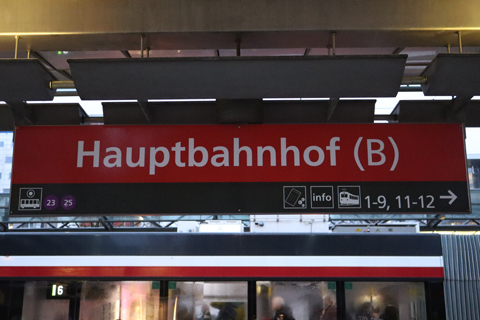 IMG_0992 〔オーストリア〕ザルツブルクトロリーバス　中央駅停留場