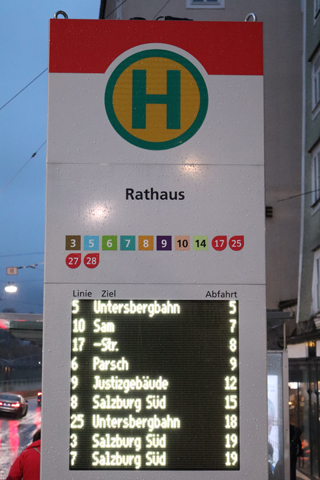 IMG_1003 〔オーストリア〕ザルツブルクトロリーバス　市役所停留場